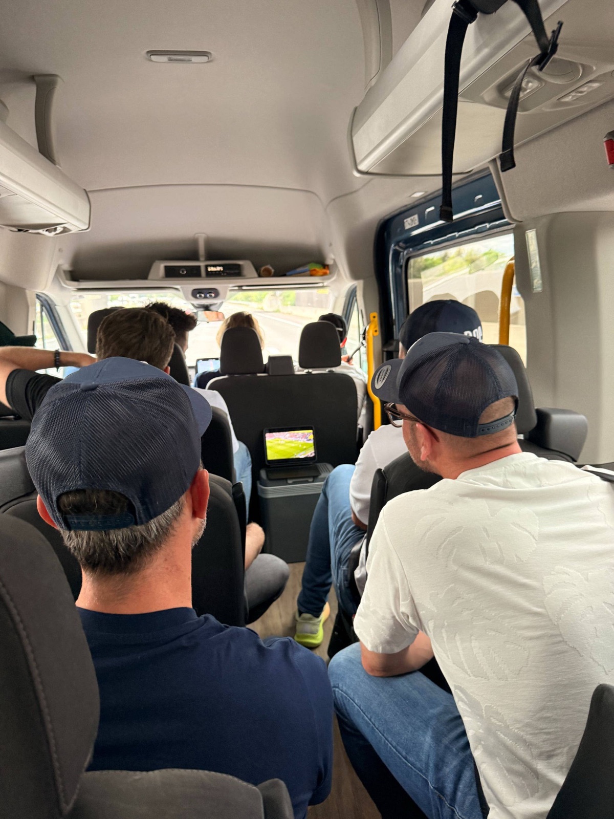 Gruppe während der Anreise im Bus